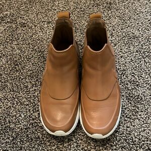 Size 7 Nike women’s Nike Air MaxThea Mid